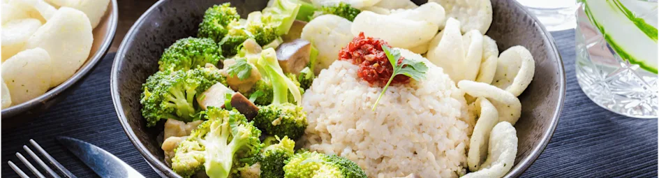 Thaise groene curry met broccoli en aubergine
