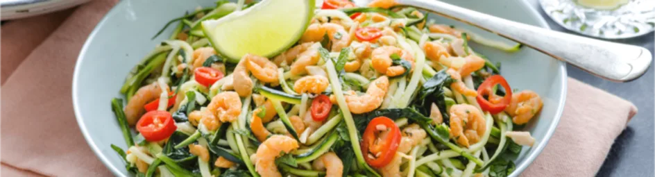 Frisse limoengarnalen met courgette spaghetti