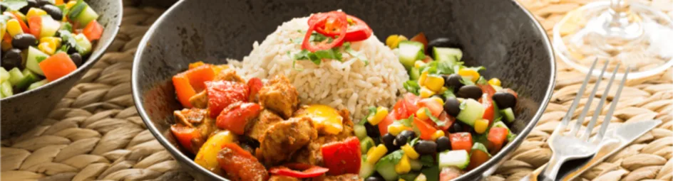 Mexicaanse kipstoof met bonen-mais salade