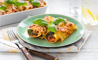 Romige lasagne rolletjes met basilicum
