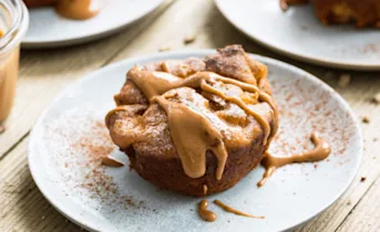 Kwarkbroodjes met noten en nectarine