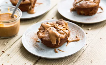 Kwarkbroodjes met noten en nectarine