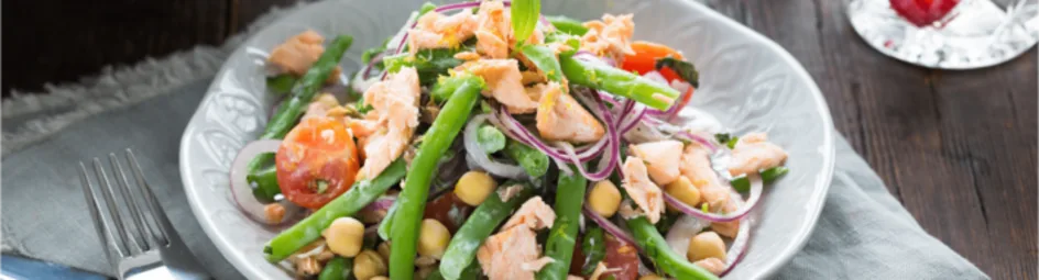 Frisse bonensalade met zalmfilet