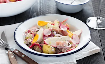 Knapperige maaltijdsalade met Hollandse Nieuwe