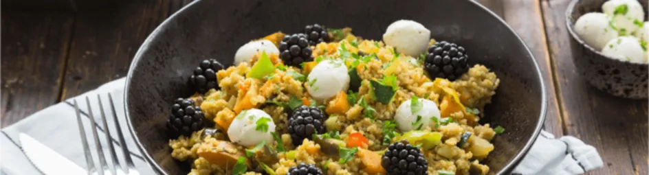 Couscoussalade met zoete aardappel, bramen en mozzarella