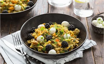 Couscoussalade met zoete aardappel, bramen en mozzarella