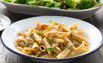 Penne carbonara met groene salade