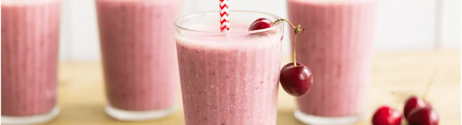Romige kersenmilkshakes
