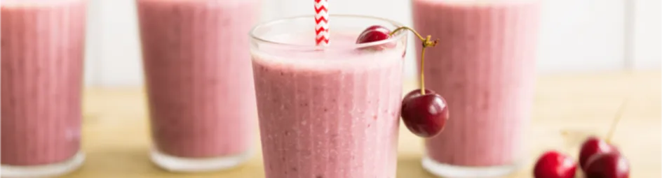 Romige kersenmilkshakes