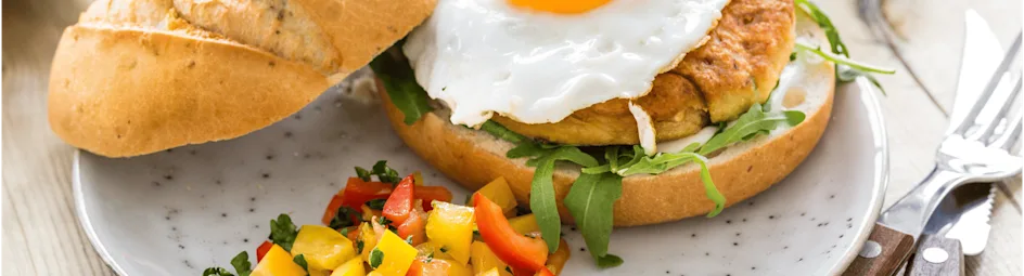 Kikkererwtenburgers met paprika-salsa