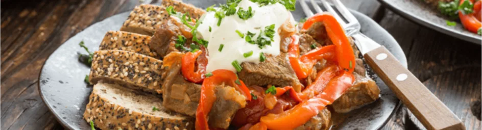 Rundergoulash met brood