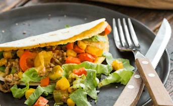 Dubbeldekker-taco's met maïs en gehakt