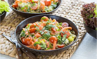 Spaghetti met romige prei-saus en gerookte zalm