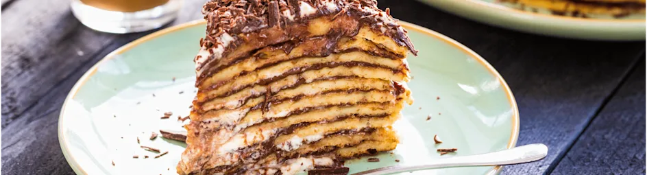 Pannenkoekentaart met appel, kaneel en chocolade