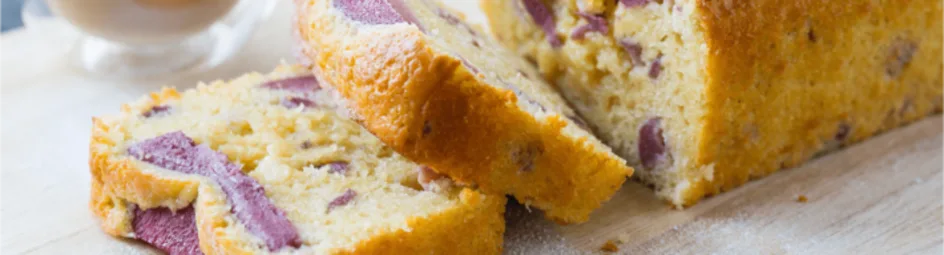 Yoghurtcake met stoofpeertjes
