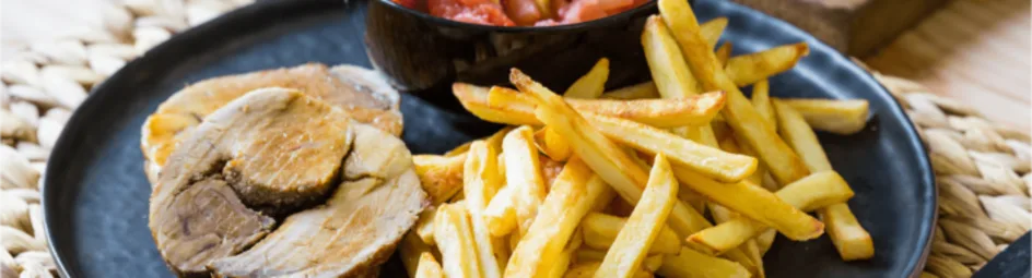 Rollade met appel-pruimencompote en frites