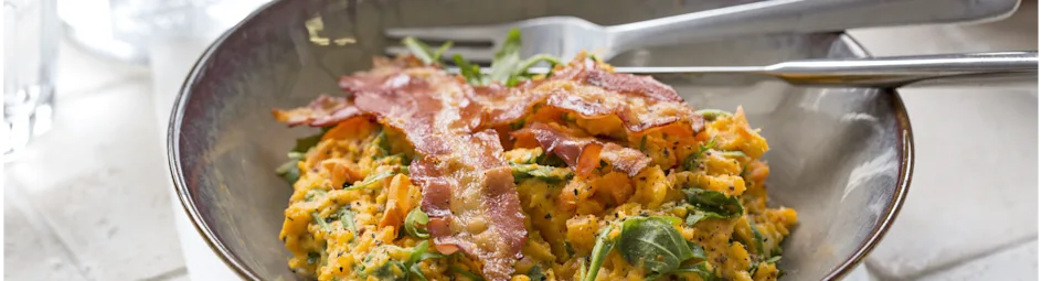 Hutspot met zoete aardappel, mosterd en rucola