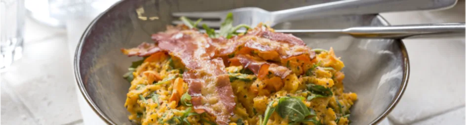 Hutspot met zoete aardappel, mosterd en rucola