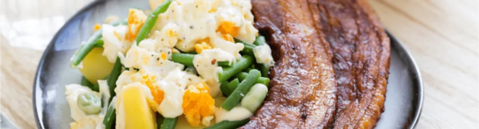 Gevulde bonen-salade met krokante speklapjes
