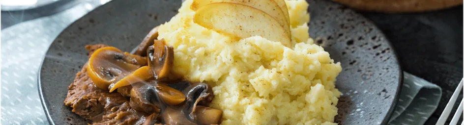 Runderstoof met champignons en hete bliksem