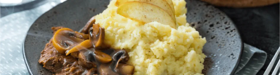 Runderstoof met champignons en hete bliksem