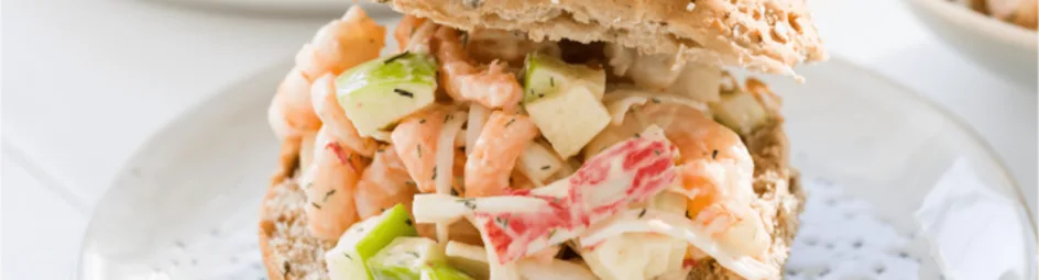 Broodje verse garnalensalade