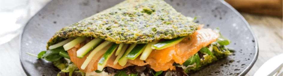 Spinazie-omelet met gerookte zalm