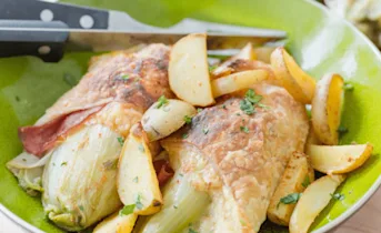 Gegratineerde witlof met aardappelpartjes