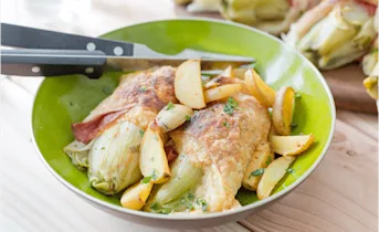Gegratineerde witlof met aardappelpartjes