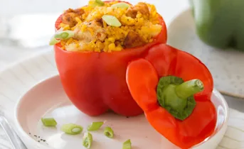 Gevulde paprika’s met kip en rijst
