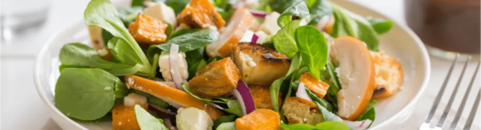 Gerookte kipsalade met zoete aardappel en sinaasappel