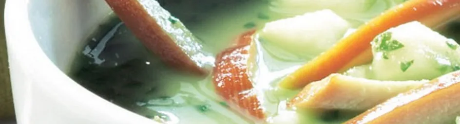 Spinaziesoep met kip en peer