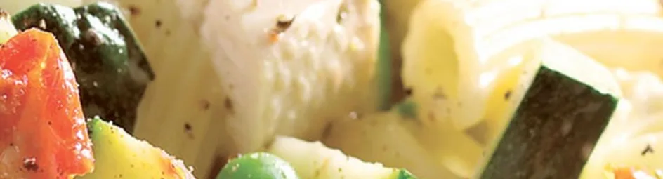 Pasta met kip, geitenkaas en doperwten