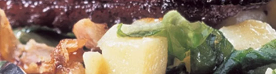 Pikante speklapjes met roerbakschotel van andijvie