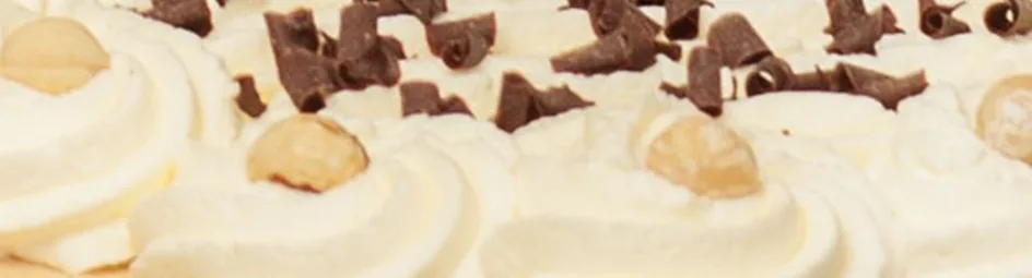 Klassieke hazelnoot-schuimtaart