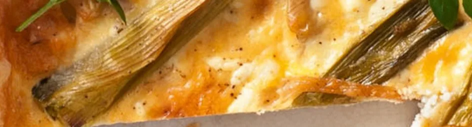 Quiche van gekaramelliseerde lente-uitjes