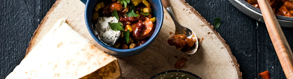 Bonenschotel met rookworst