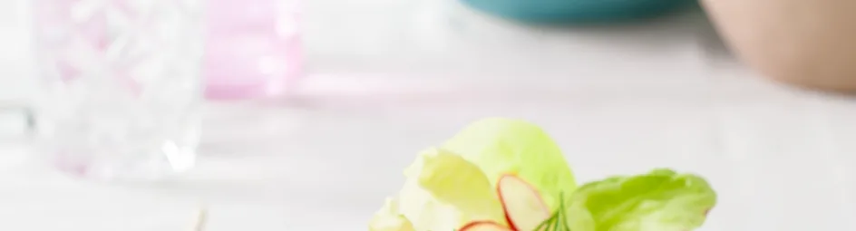 Lauwwarme salade met sticky zalm