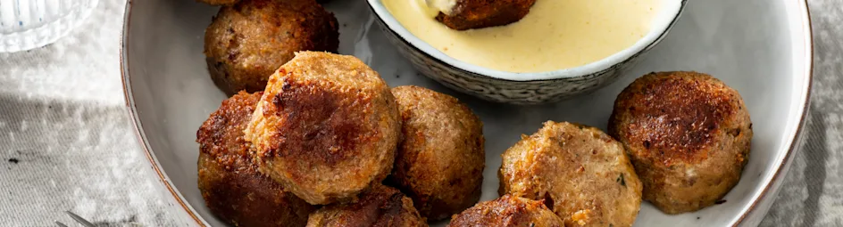 Noten-kaasballetjes uit de foodtruck