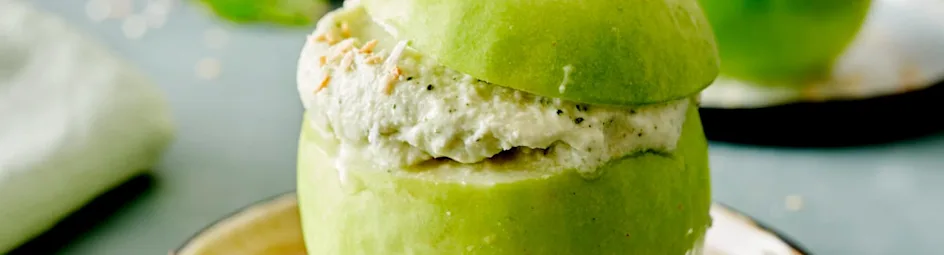 Appel gevuld met appel-kokosijs