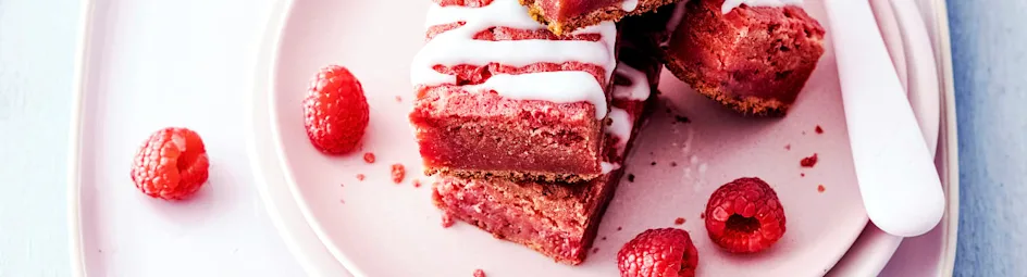 Plaatcake met bieten en frambozen