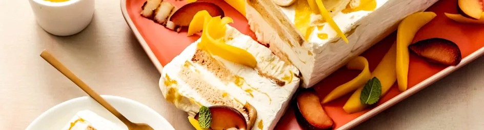 Semifreddo-ijstaart met fruit