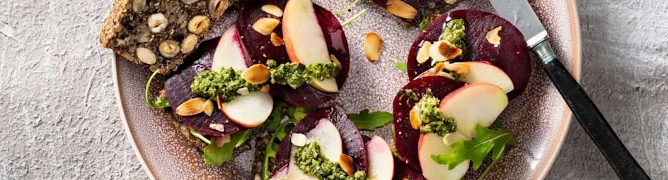 Notenbrood met bietencarpaccio