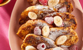 Paaswentelteefjes met banaan & frambozen
