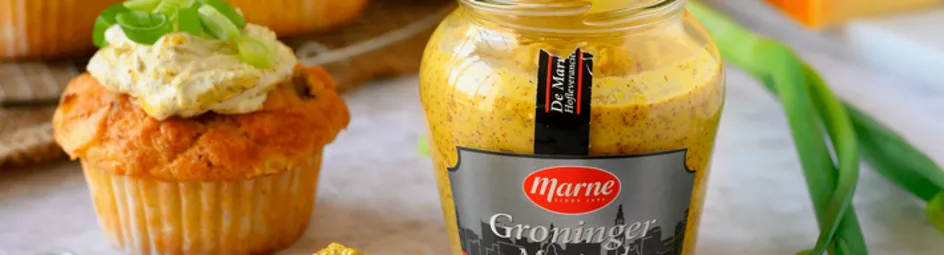 Hartige muffins met lente-ui, groninger mosterd en kaas