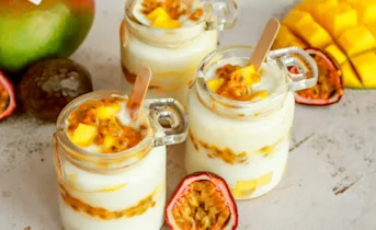 Tropische havermout-yoghurt
