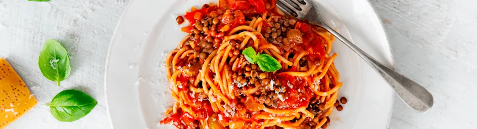 Vega spaghetti met linzen en cherrytomaatjes