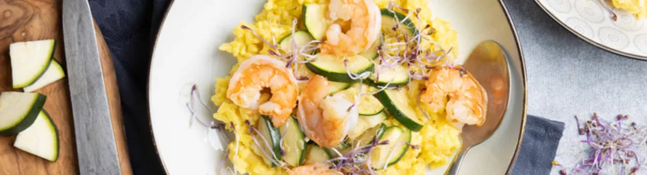 Kleurrijke saffraan risotto met garnalen