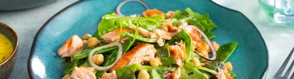 Peultjes salade met pulled salmon