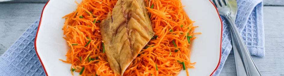Wortelsalade met makreel